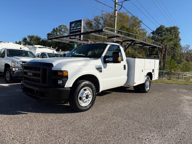 2008 Ford F-350 Super Duty Chassis Cab XL