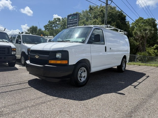 2017 Chevrolet Express's photo