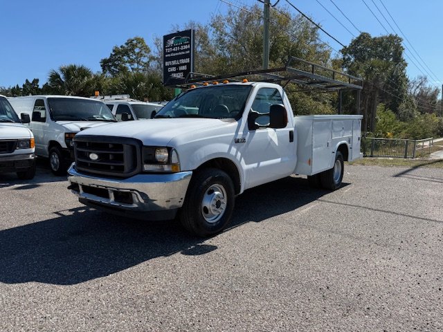 2004 Ford F-350 SD Chassis Cab XL